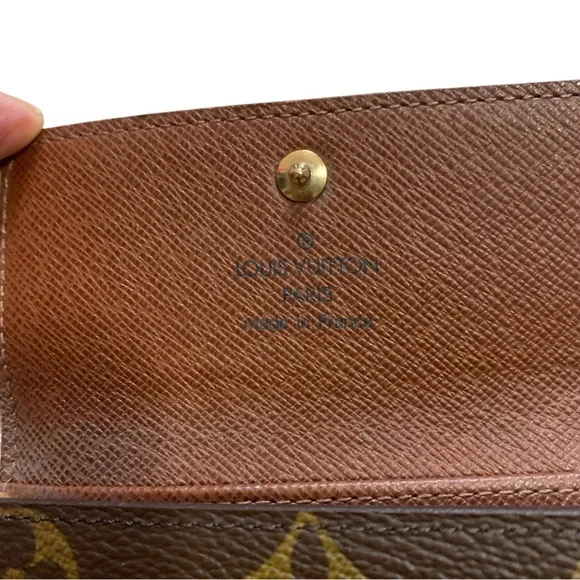 Authentic Louis Vuitton Monogram Key Holder - Picture 7 of 14